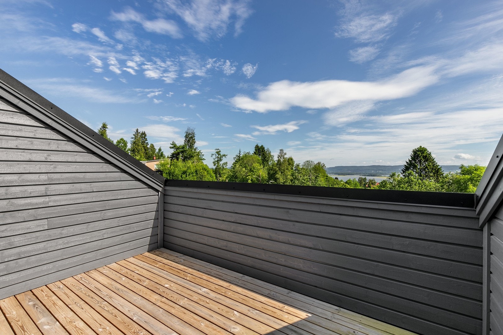 Tyrivegen 7. Galleribilde