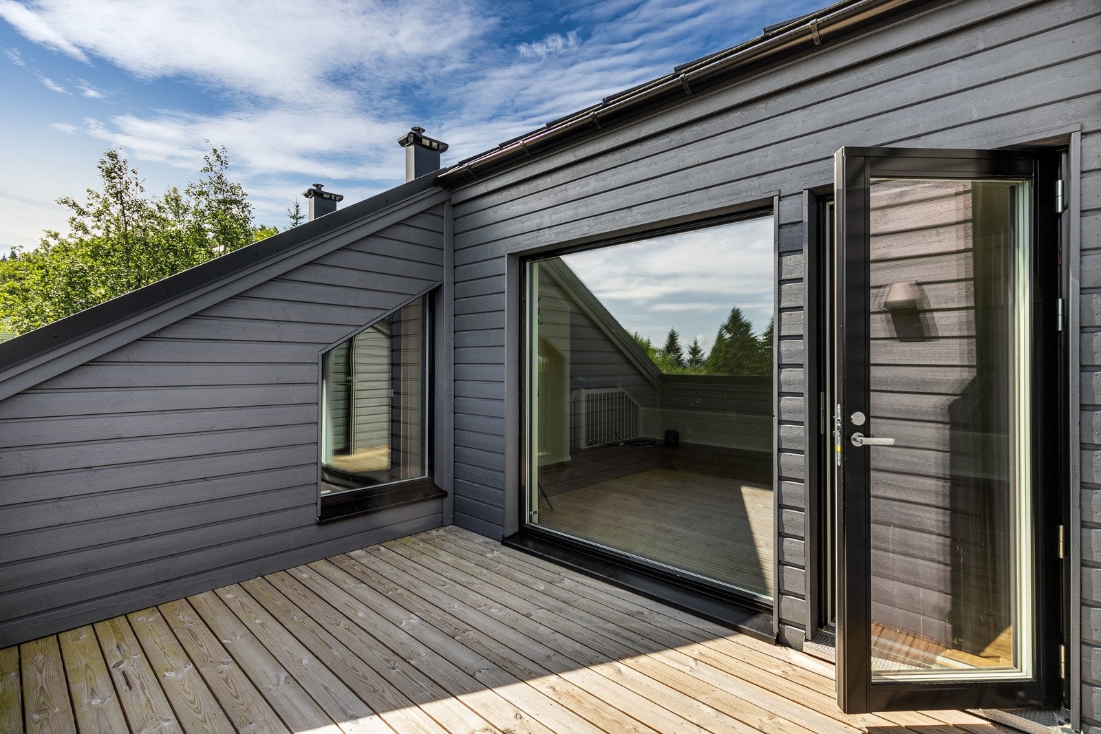 Tyrivegen 7. Galleribilde