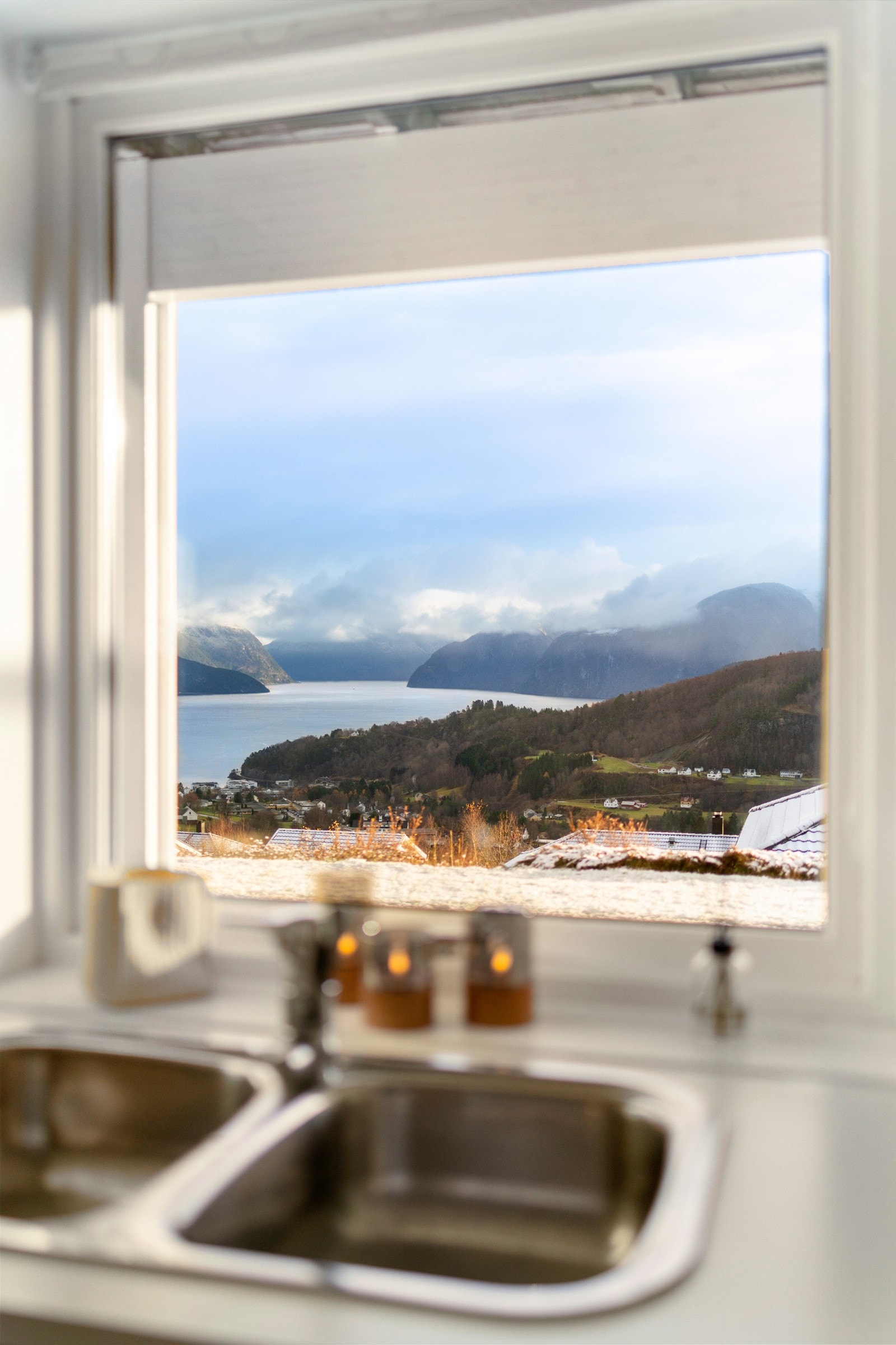 Her kan man ta oppvasken mens man hviler øynene på utsikten. Galleribilde