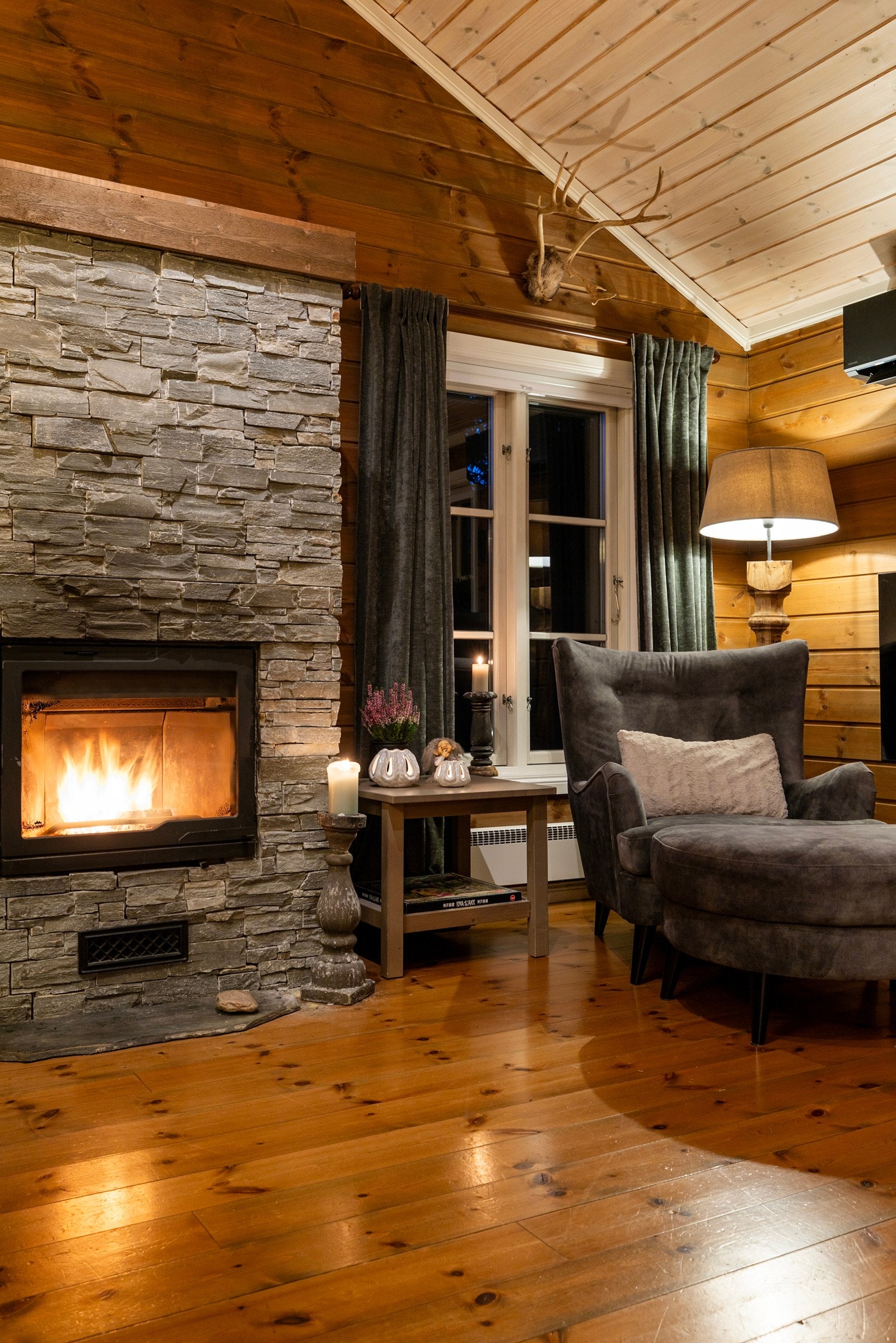 Legg merke til den flotte peisen! Galleribilde