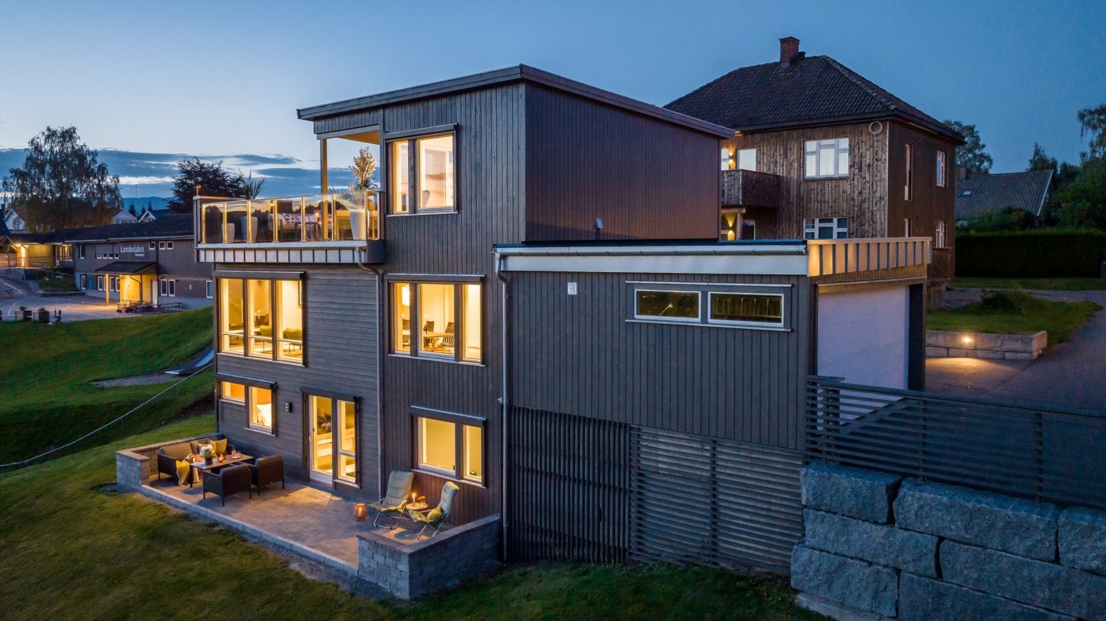 Fasade mot vest Galleribilde