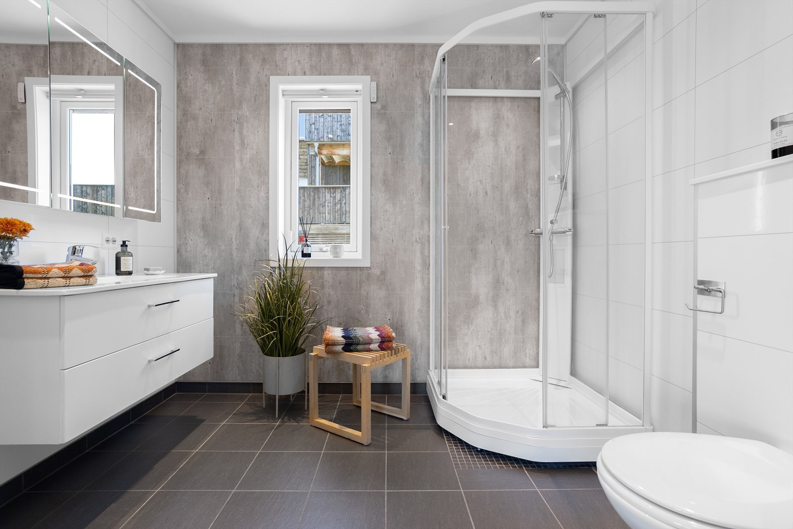 Bad hovedetasje Galleribilde