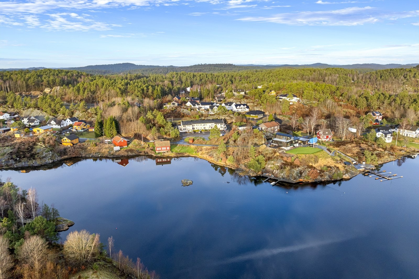 Området rundt leilighetene er preget av vakker natur og stille omgivelser. Galleribilde