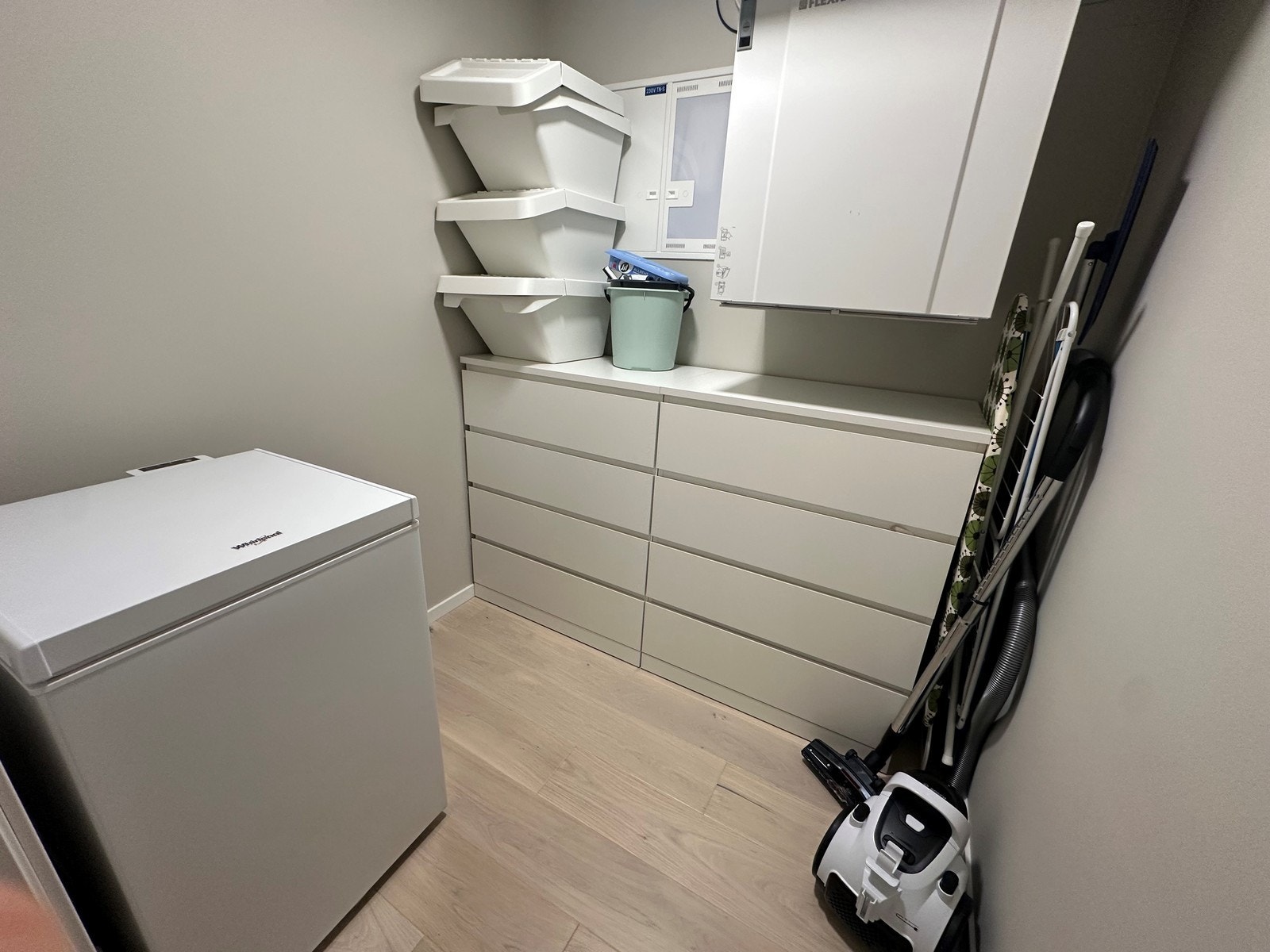 Praktisk innvendig bod med rikelig lagringsplass. Galleribilde