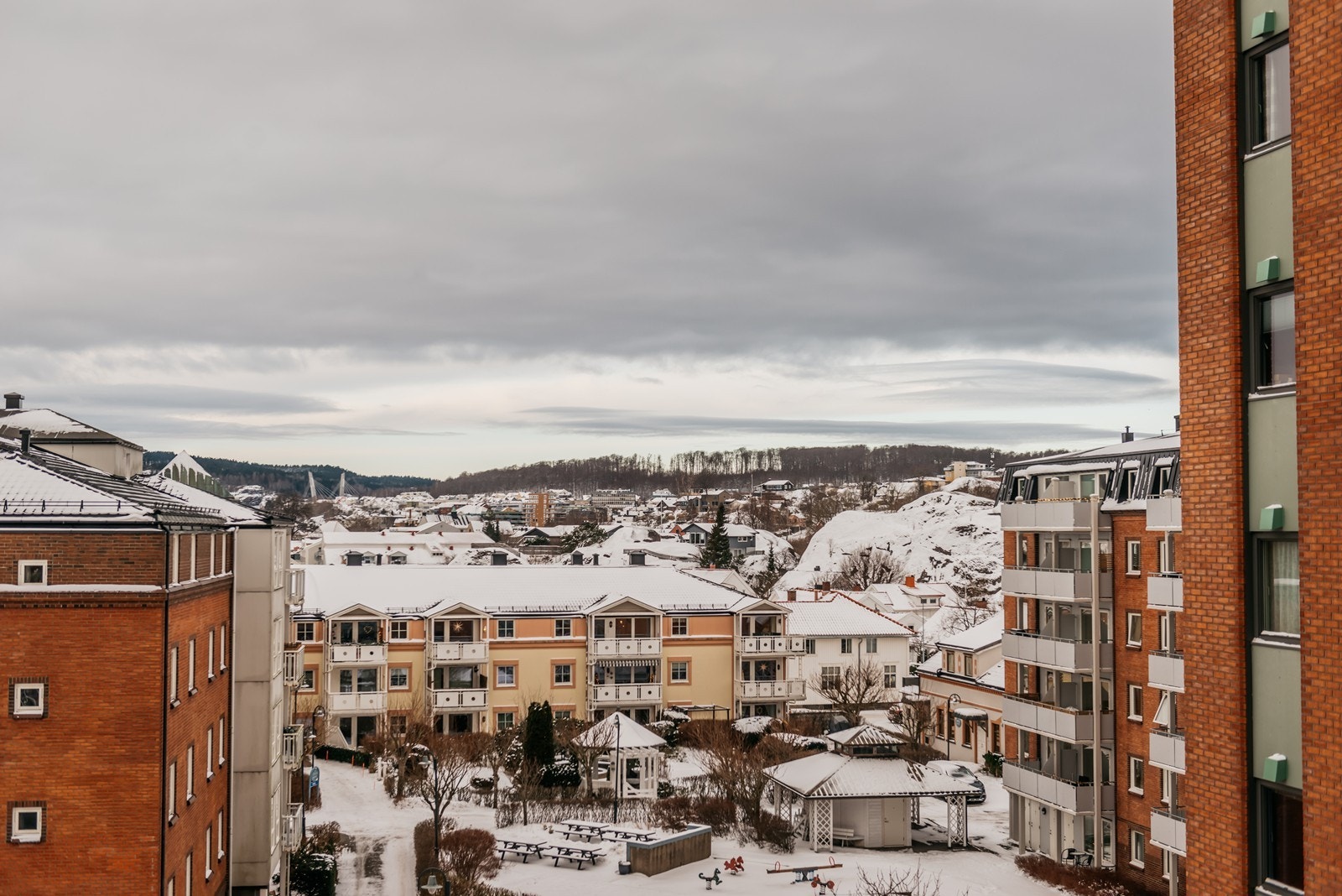 Herfra ser du Larvik, med Bøkeskogen i topp. Galleribilde