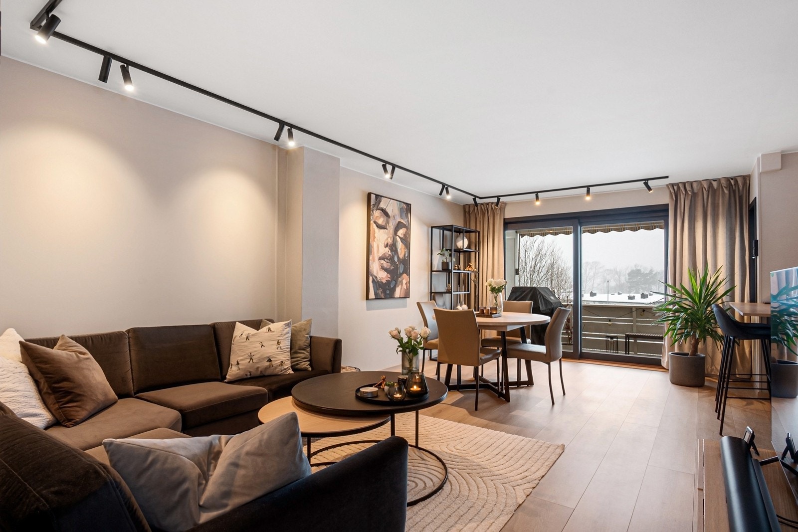 Leiligheten har en svært god intern beliggenhet i den nederste blokka, beliggende i ende og med enkel adkomst i 1. etasje. Foto: Marie Waagan. Galleribilde