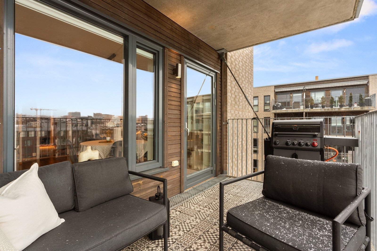 Utelampe og dobbel stikkontakt på balkongen. Galleribilde