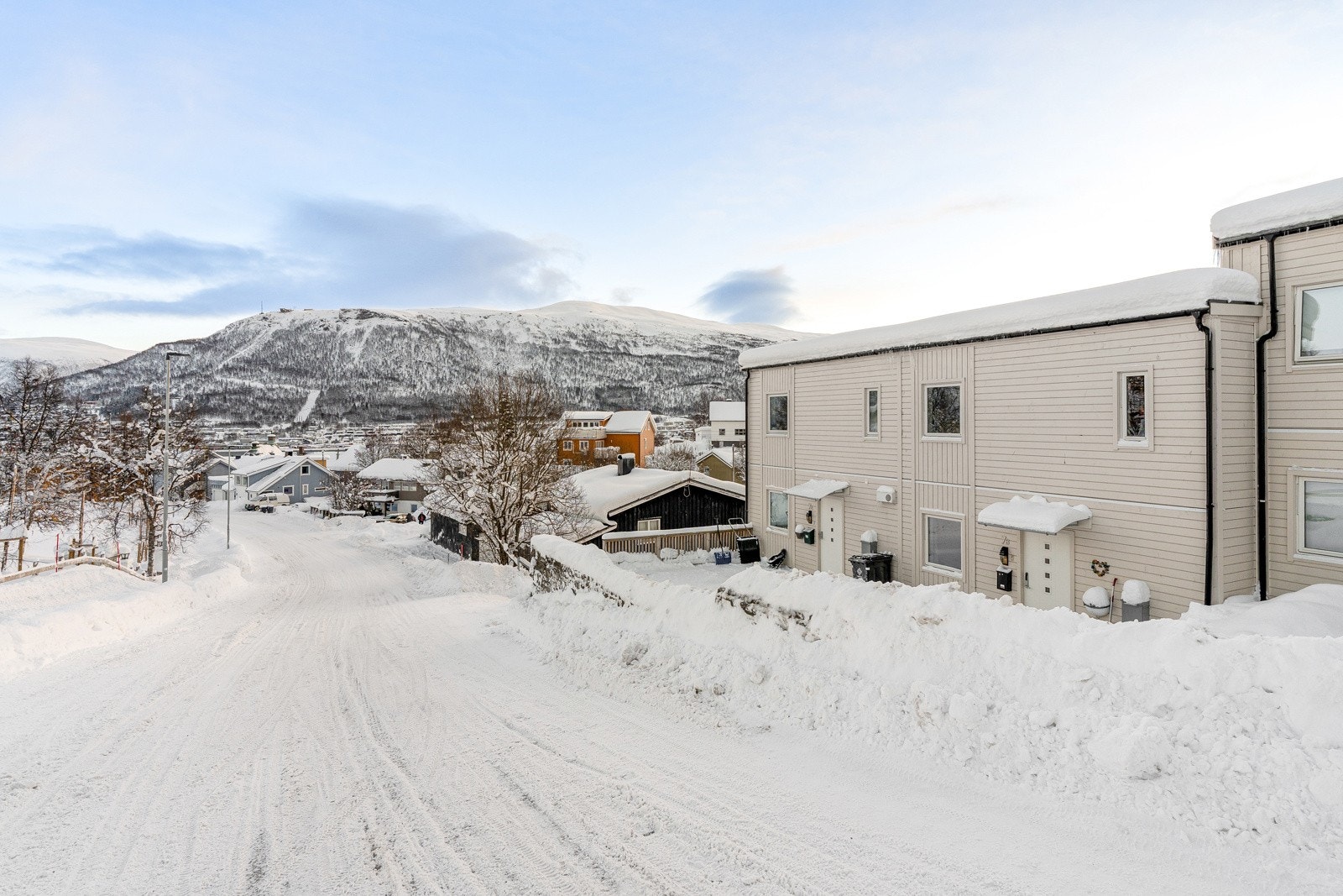 Fra eiendommen er det gangavstand til restauranter og alle byens fasiliteter!