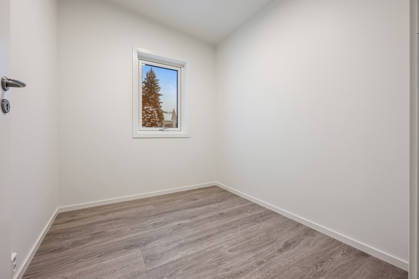 Det andre soverommet er klart for innredning etter eget ønske og behov. Galleribilde