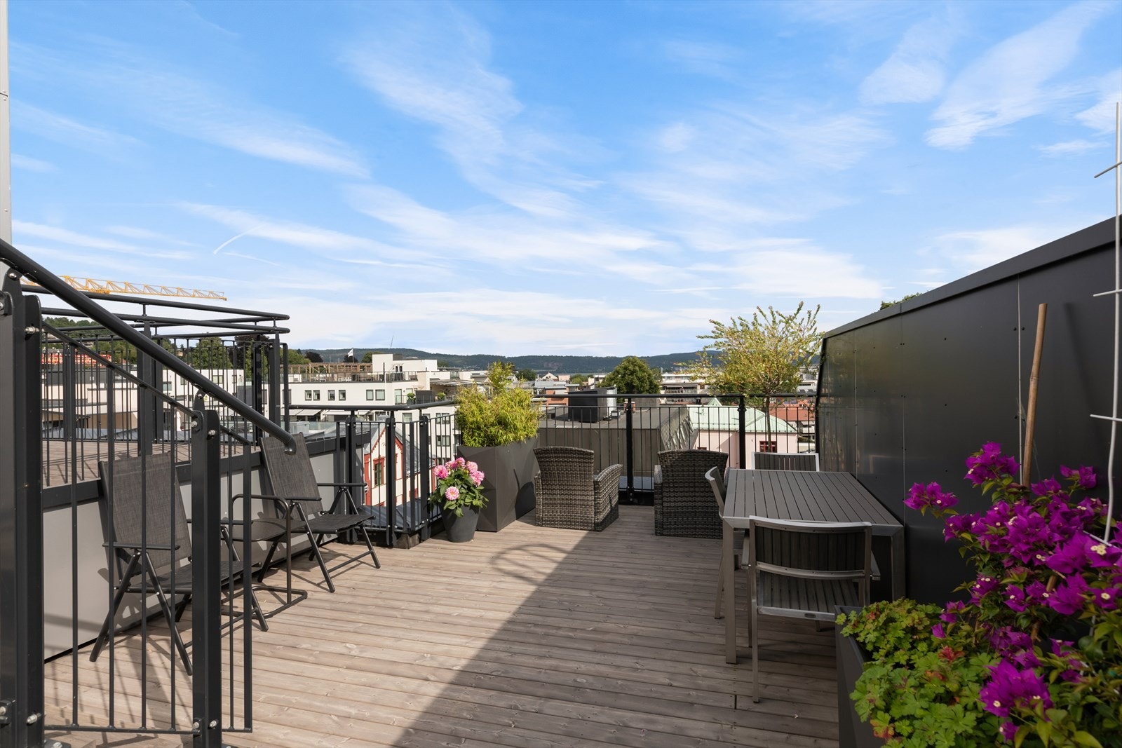 Mulighet for å benytte seg av 3 flotte takterasser felles for sameiet Galleribilde