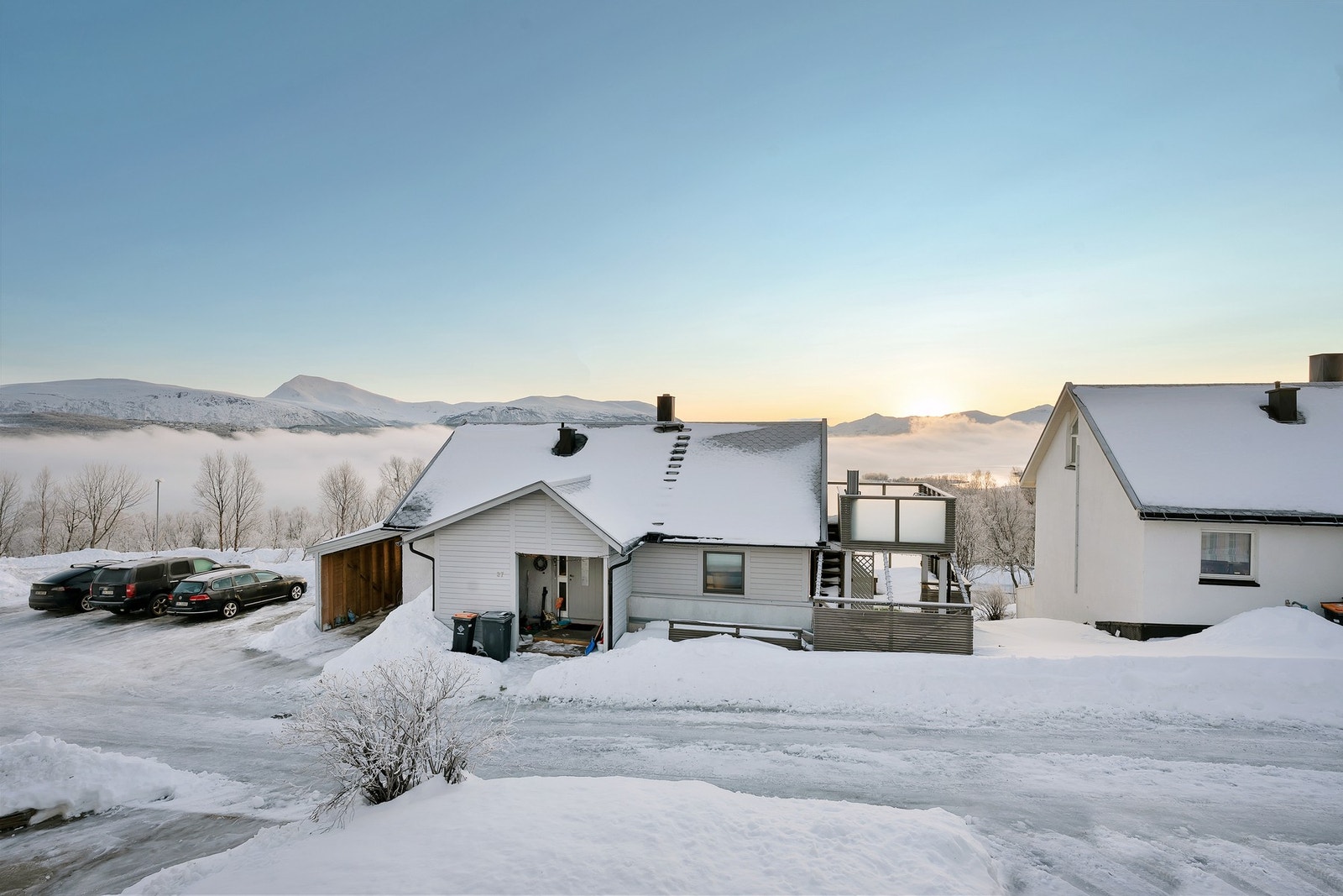 utsikt fra forsiden av huset Galleribilde