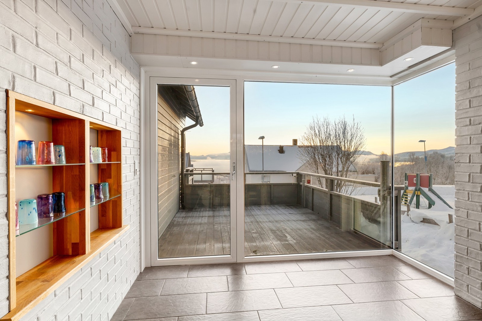 Utsikten fra spisestuen og verandaen. Galleribilde