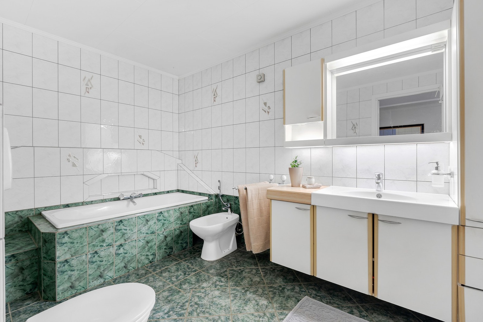 Stort bad i underetasjen. Galleribilde