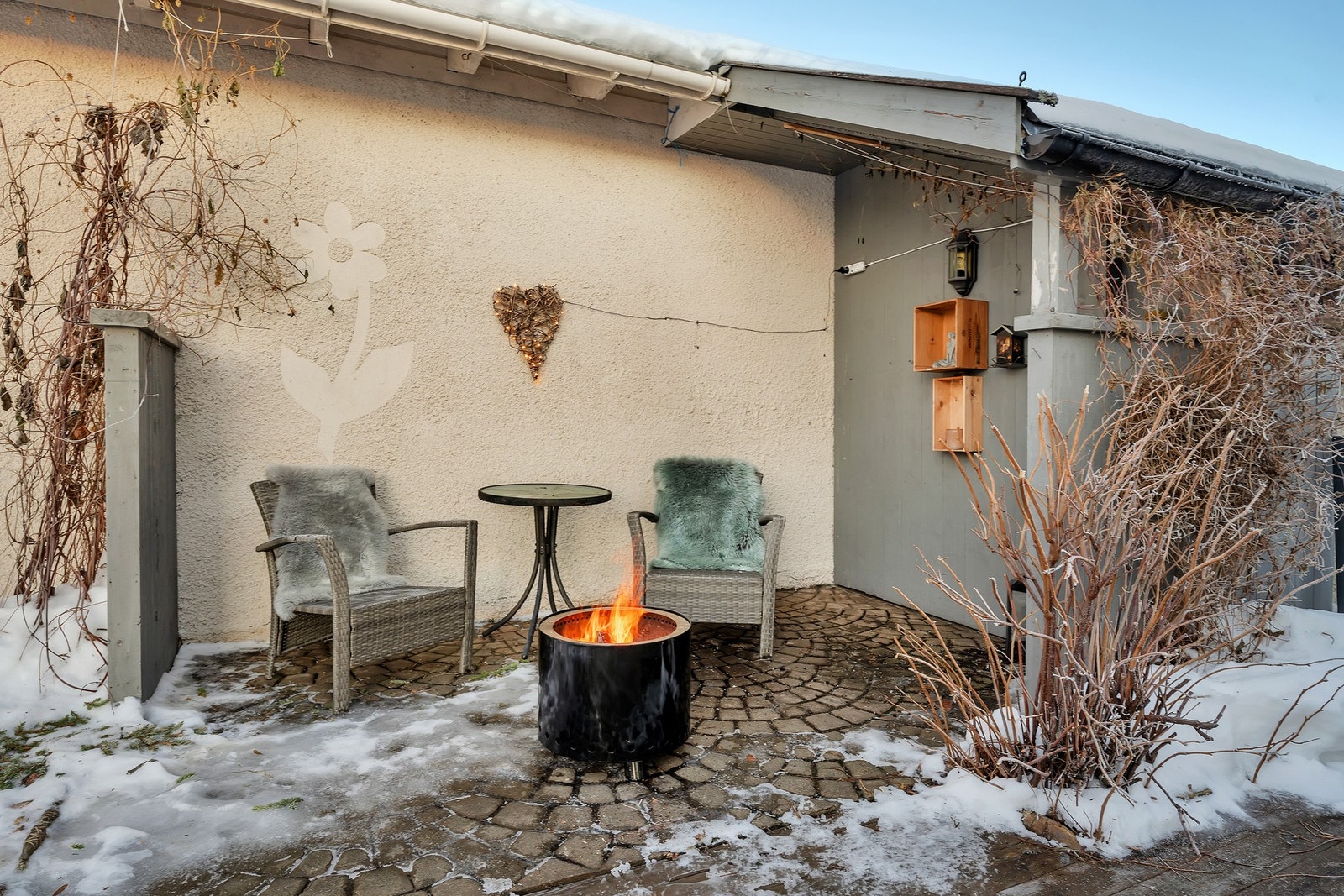 Koselig uteområde på baksiden av boligen. Galleribilde