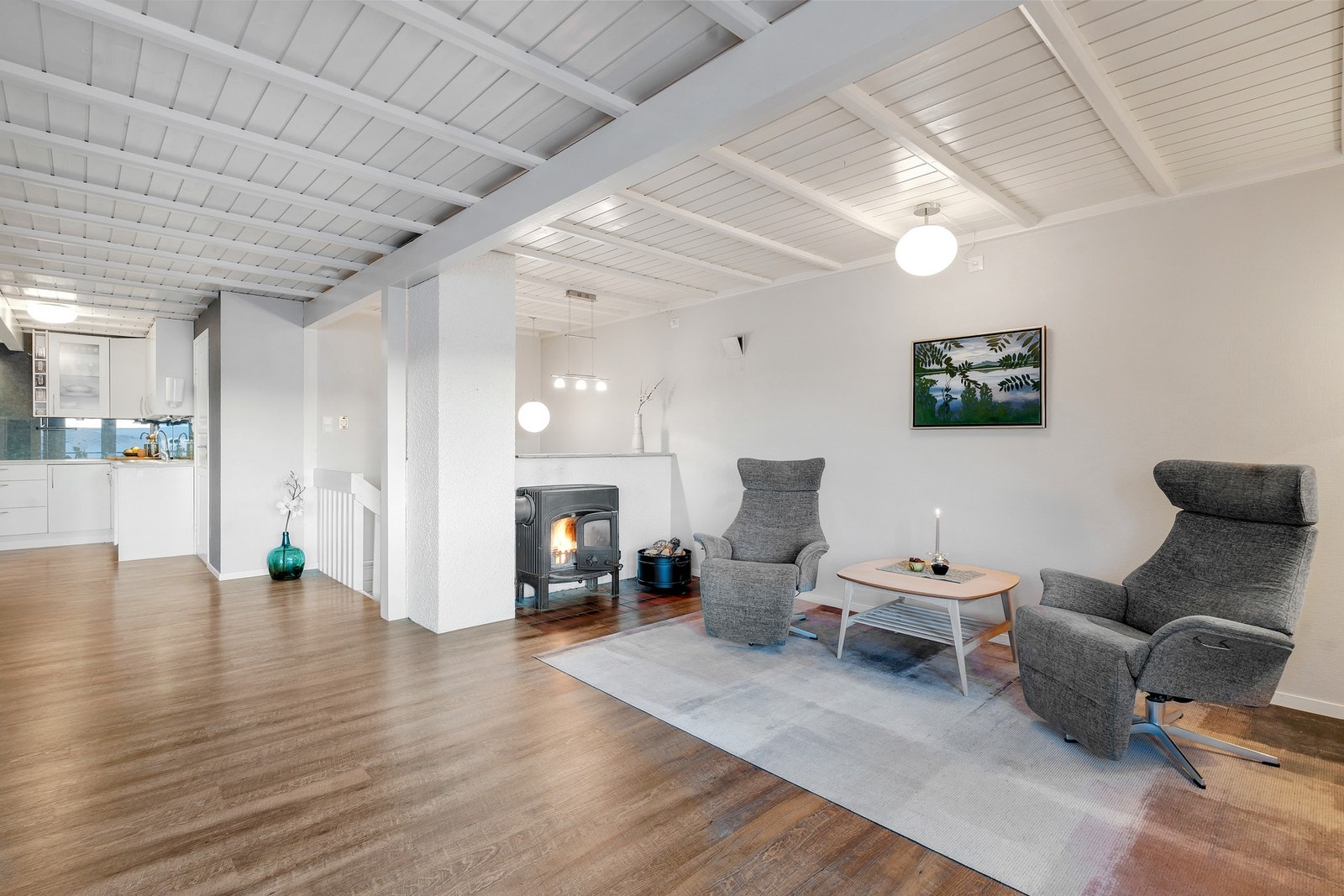 Boligen har vedfyring. Galleribilde