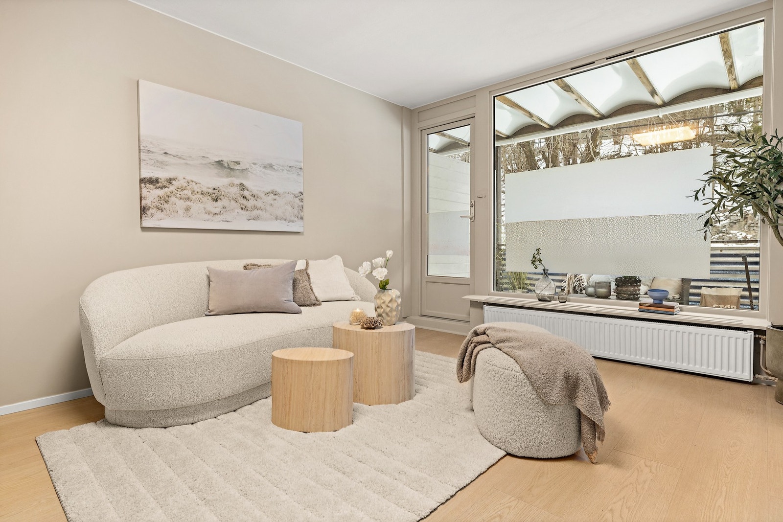 Utgang til balkong fra stuen. Galleribilde