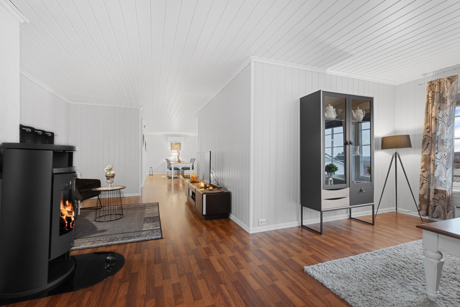 Vedovn er montert i stue Galleribilde