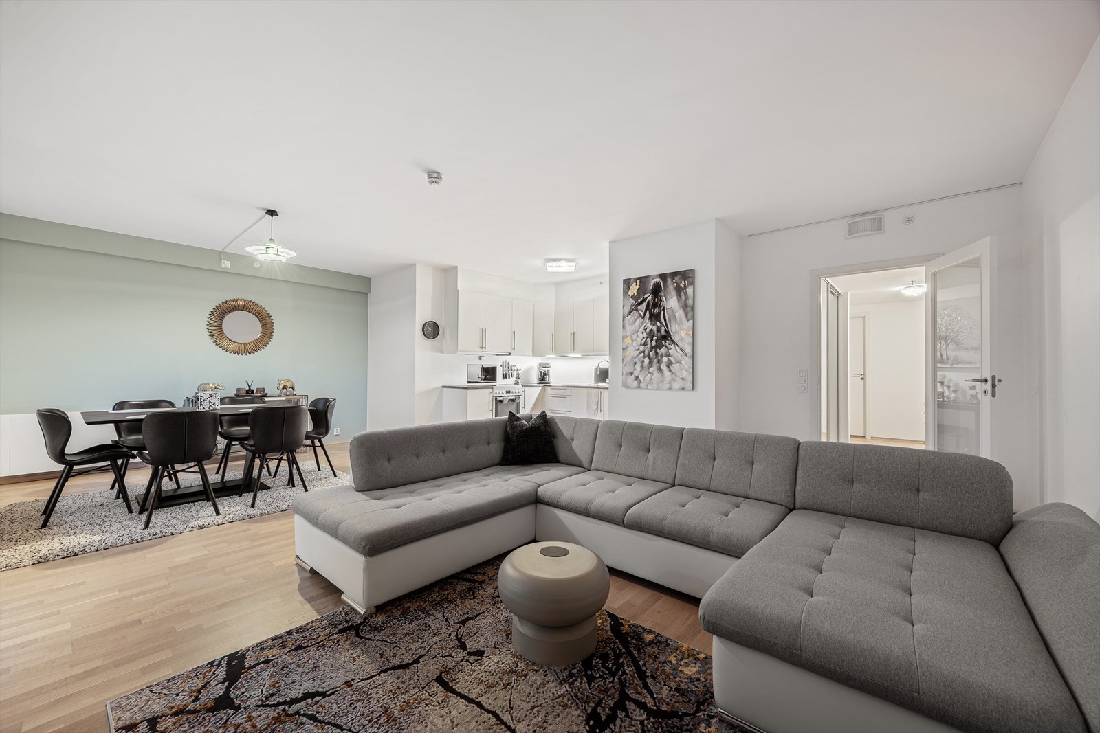 Dette er familiens samlingspunkt og det perfekte stedet for både avslapning og sosiale sammenkomster. Galleribilde