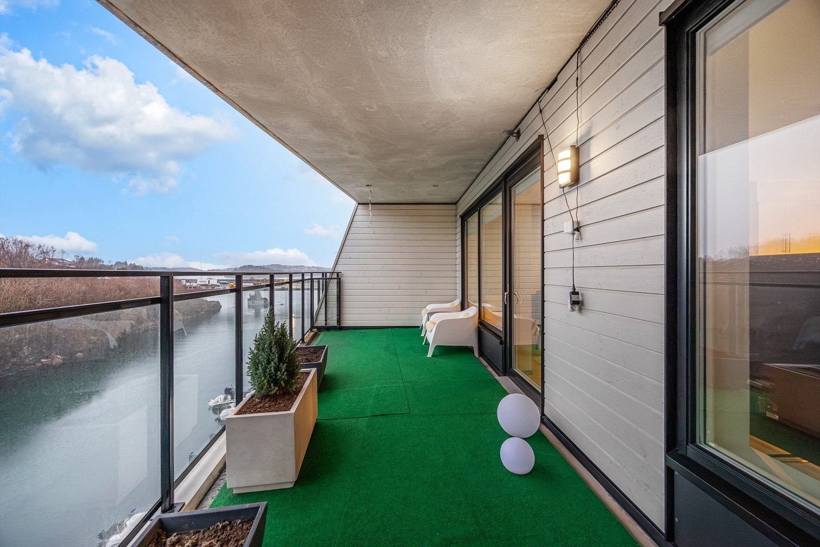 Har kan du enkelt innredet med en hyggelig sittegruppe. Galleribilde