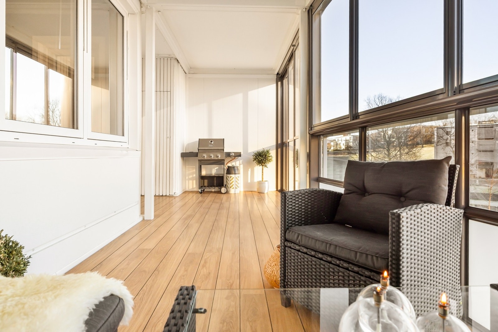 Det er god plass til ønsket møblement, og balkongen kan enkelt innredes i ulike soner Galleribilde