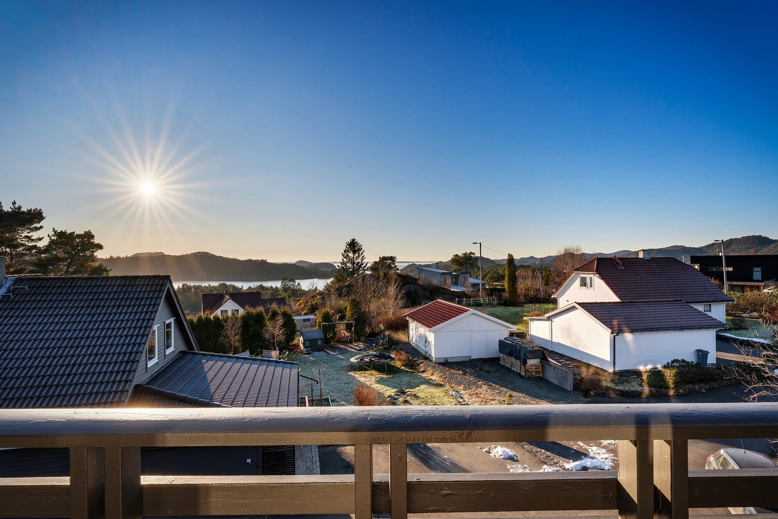 - Boligen har nydelig utsikt og en barnevennlig beliggenhet - Galleribilde