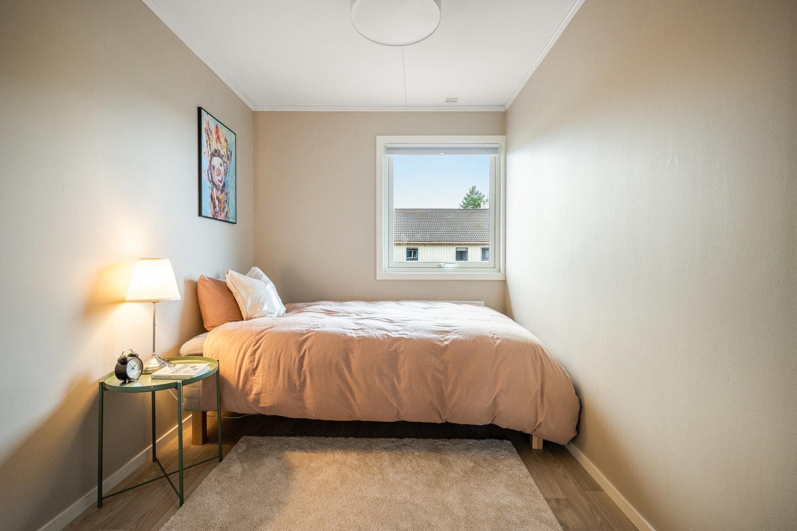 Soverom tre av tre på 7,5 kvm passer ypperlig som barne- eller gjesterom. Galleribilde