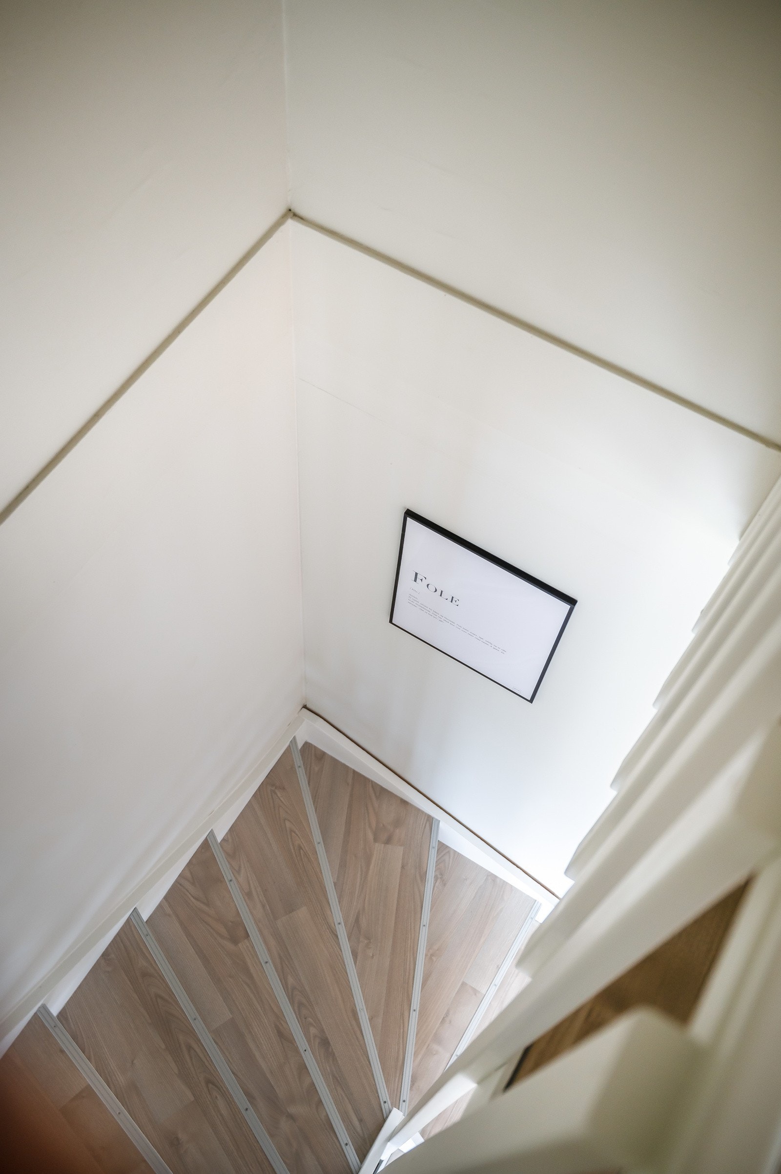 Trappeoppgang med mye veggplass til eventuell dekorasjon. Galleribilde