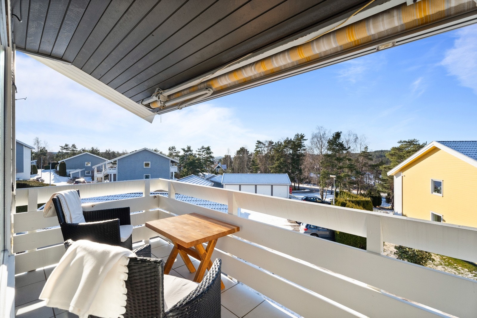 Terrasse ut fra stuen. Galleribilde