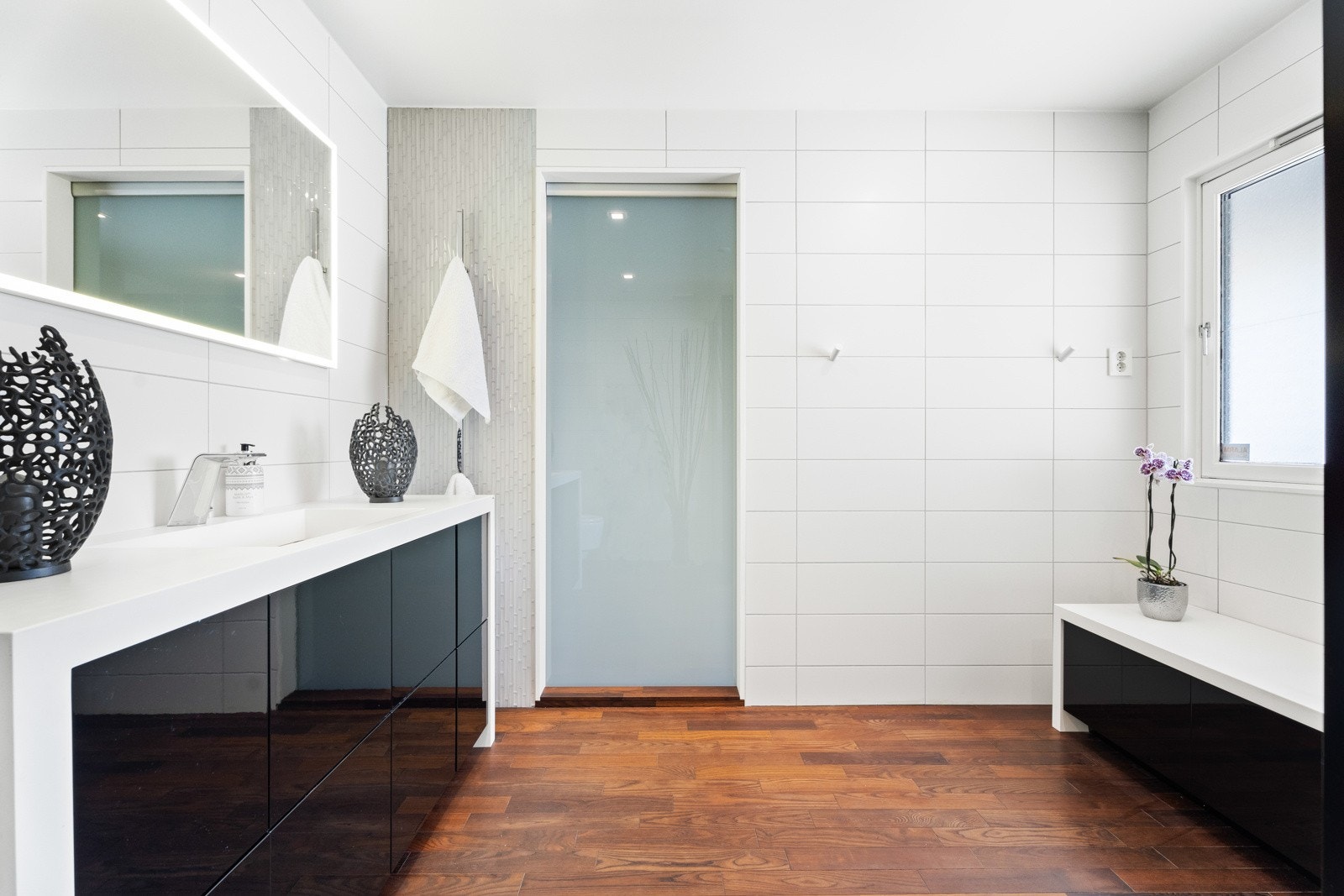 Badet er på ca 8 kvm. Galleribilde