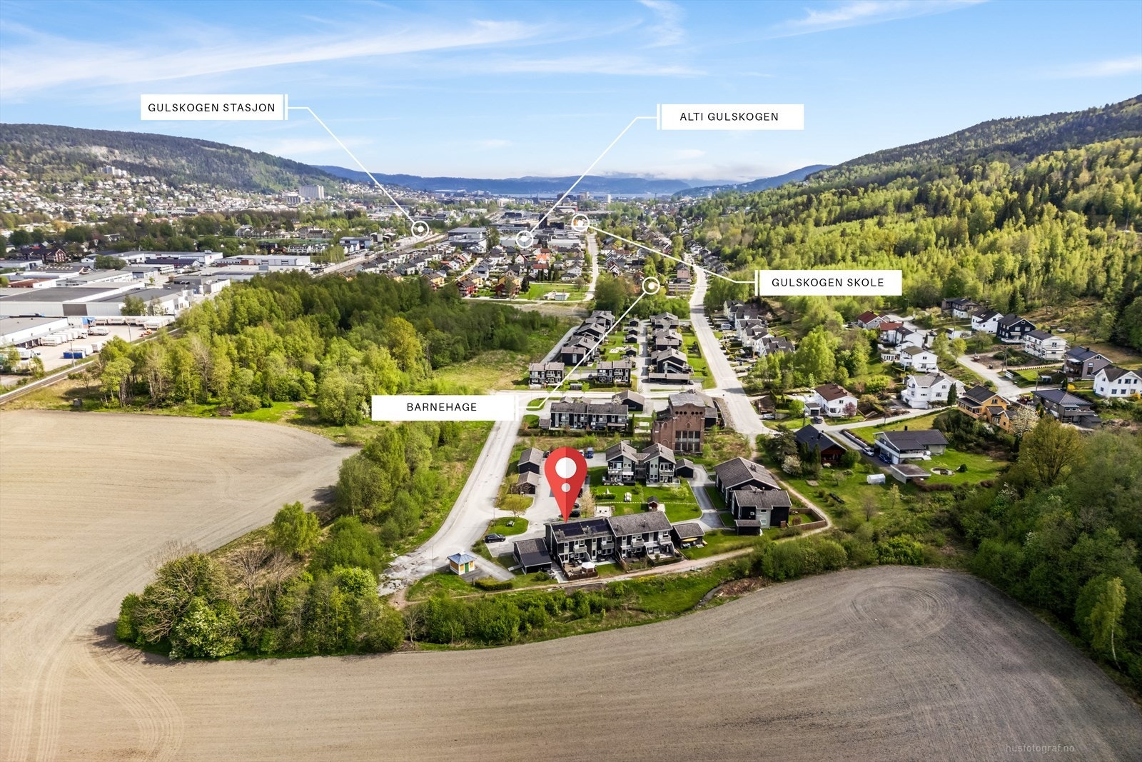 Gulskogen togstasjon ligger innen gangavstand, noe som byr på gode pendlermuligheter. Galleribilde