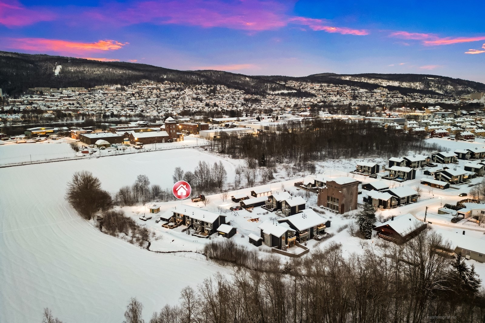 Flott beliggenhet sentralt på Gulskogen med kort vei til de fleste fasiliteter. Galleribilde