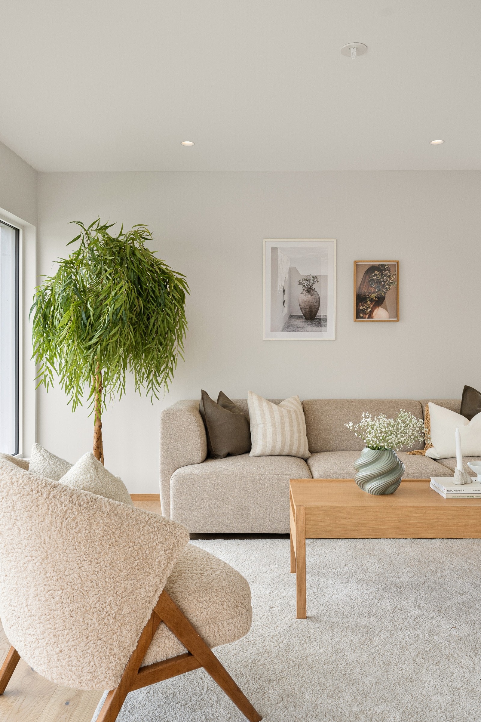 Hele eneboligen er renovert og modernisert i samråd med arkitekt Kari Halvorsen i 2024-2025. Galleribilde