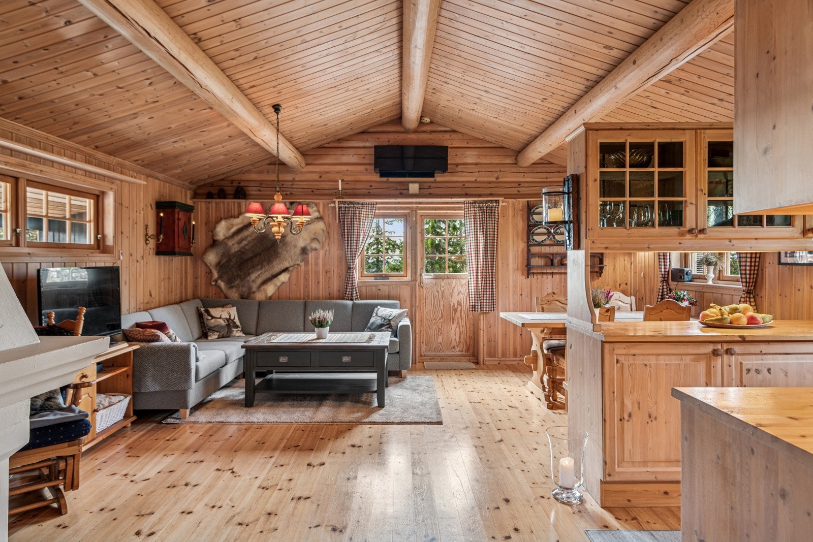 De åpne løsningene gir fine sosiale soner for både små og store i familien. Galleribilde