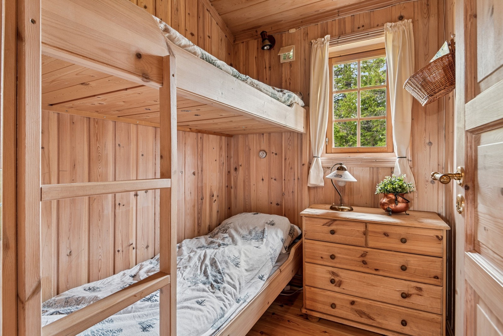 Soverom 3 med køyeseng og garderobeløsning Galleribilde