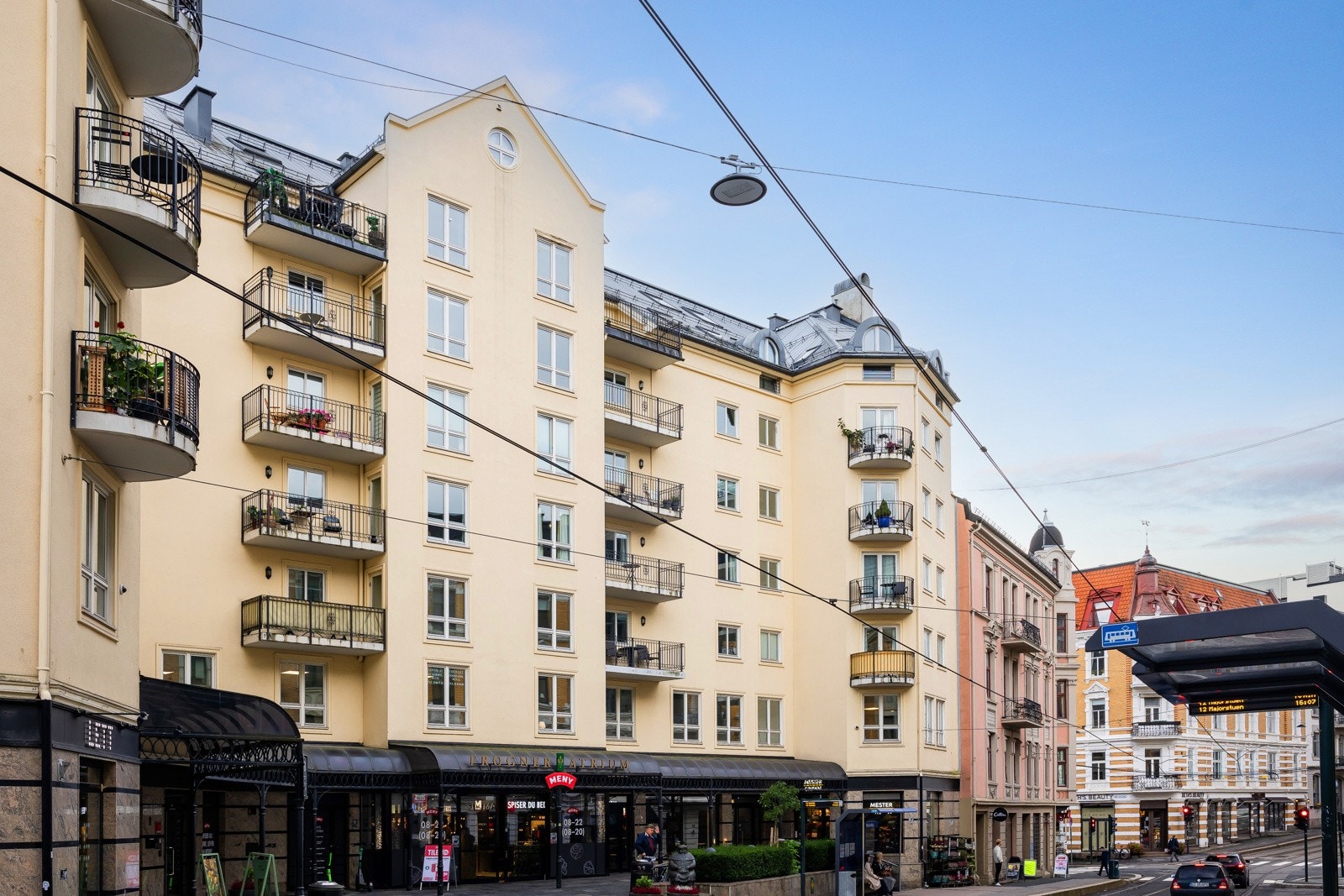 Flott beliggenhet midt i hjertet av Frogner, rett ved Solli plass i et meget attraktivt boligområde Galleribilde