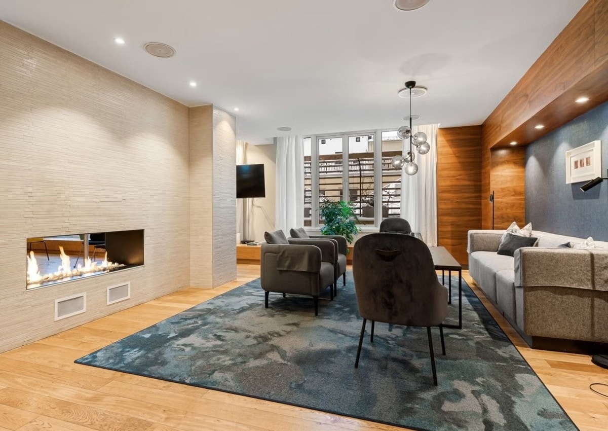 Hyggelig lounge-området hvor man kan nyte fersk kaffe og dagens avis Galleribilde