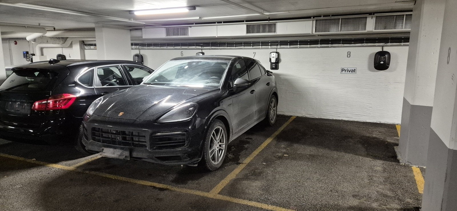 Garasjeplass nr. 7 med ladepunkt for elbil medfølger Galleribilde