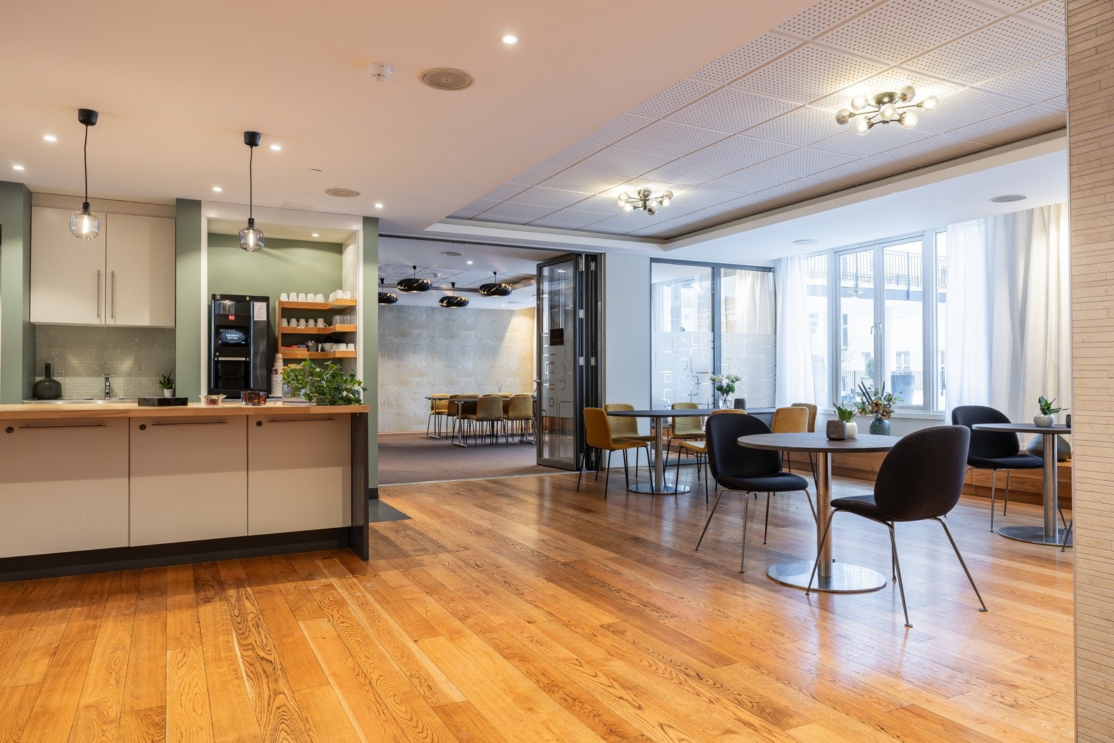 Tilgang til Selvaags Pluss konsept som byr på et mangfold av tjenester for beboerne som resepsjon, servicefasiliteter, vaskehjelp m.m og gir en "easy living" følelse Galleribilde