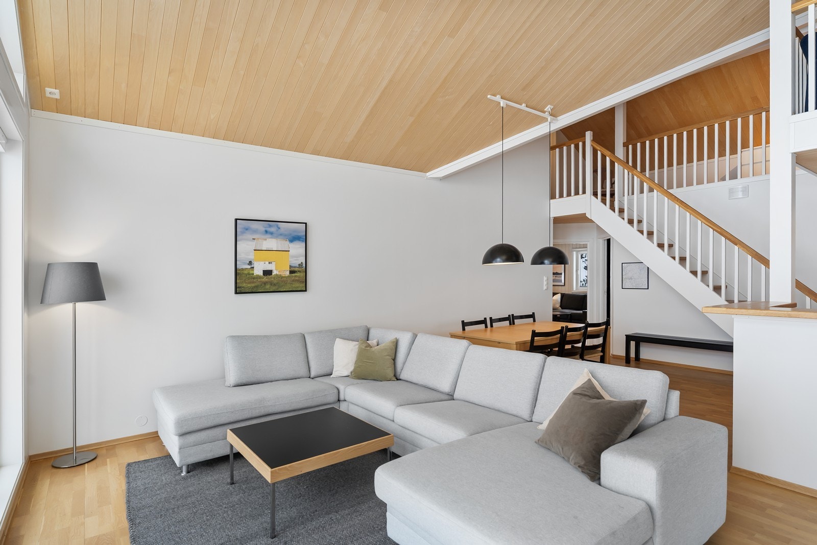 Påkostet hytte med flotte detaljer. Galleribilde