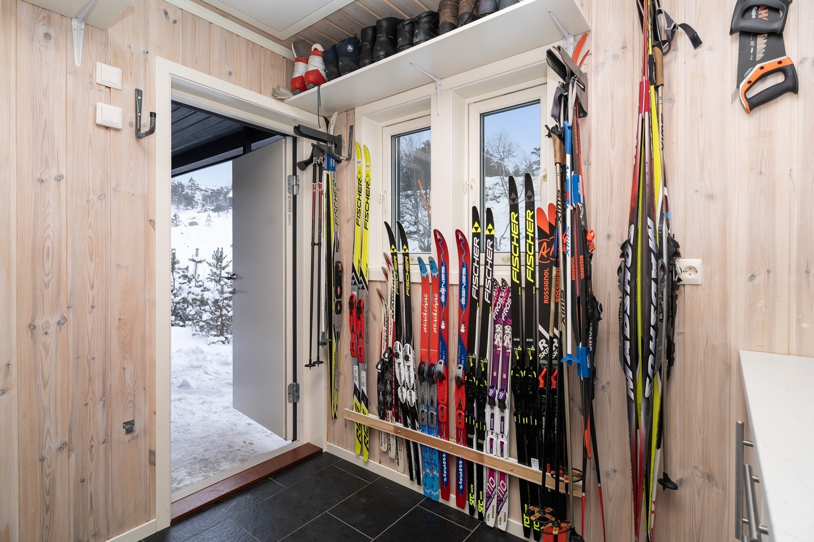 Sportsbod med adkomst ved hovedinngang og vaskerom. Galleribilde