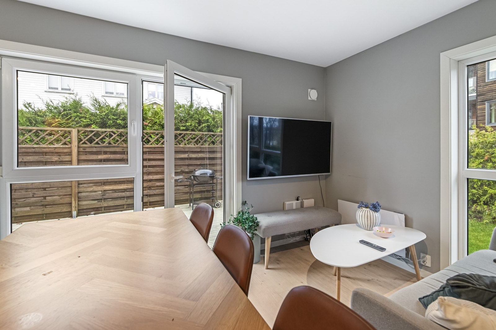 Adkomst til uteplass og hage Galleribilde