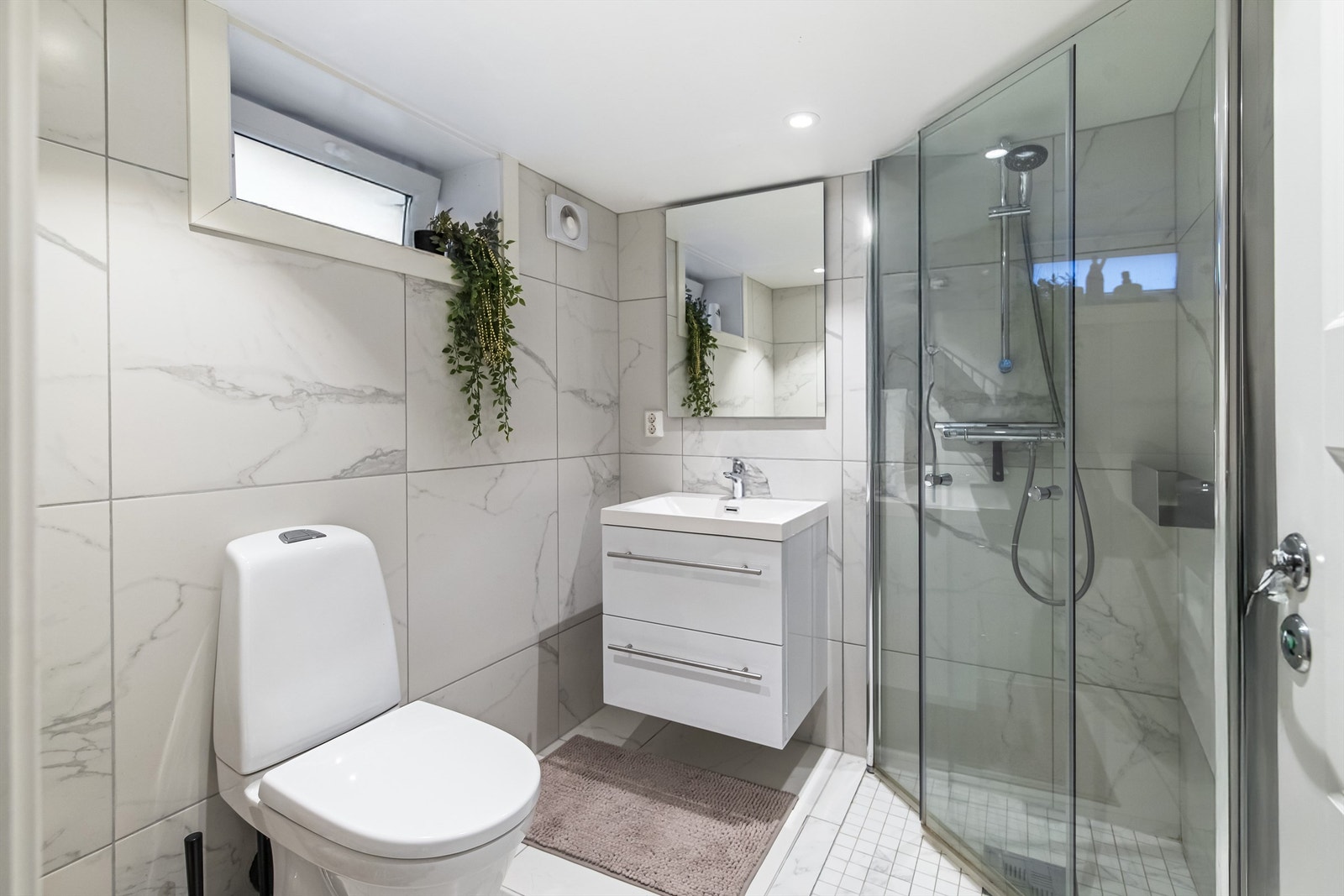 Baderom i kjeller Galleribilde