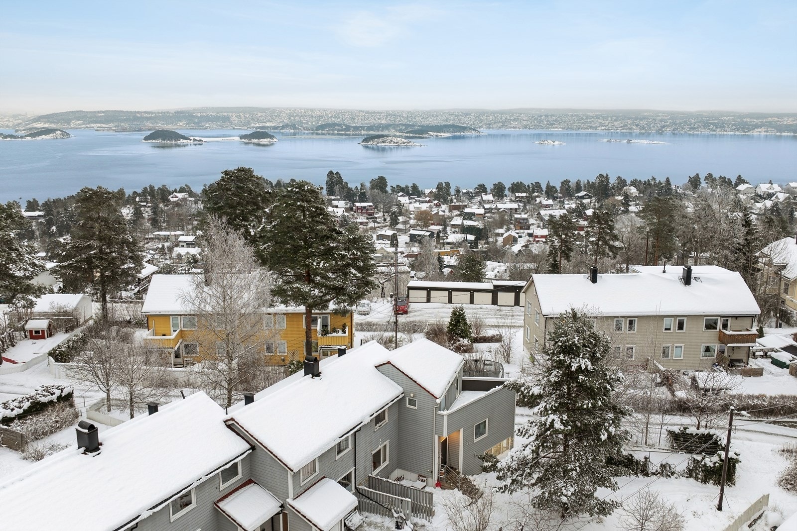 Velkommen til Blomsterveien 18F - Flott enderekkehus med tilbygget hybel. Galleribilde