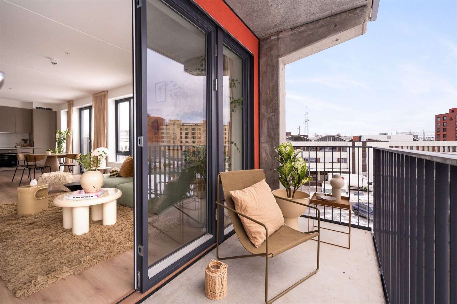 Fra stue/kjøkken er det utgang til en koselig balkong på hele 11 kvm. Galleribilde