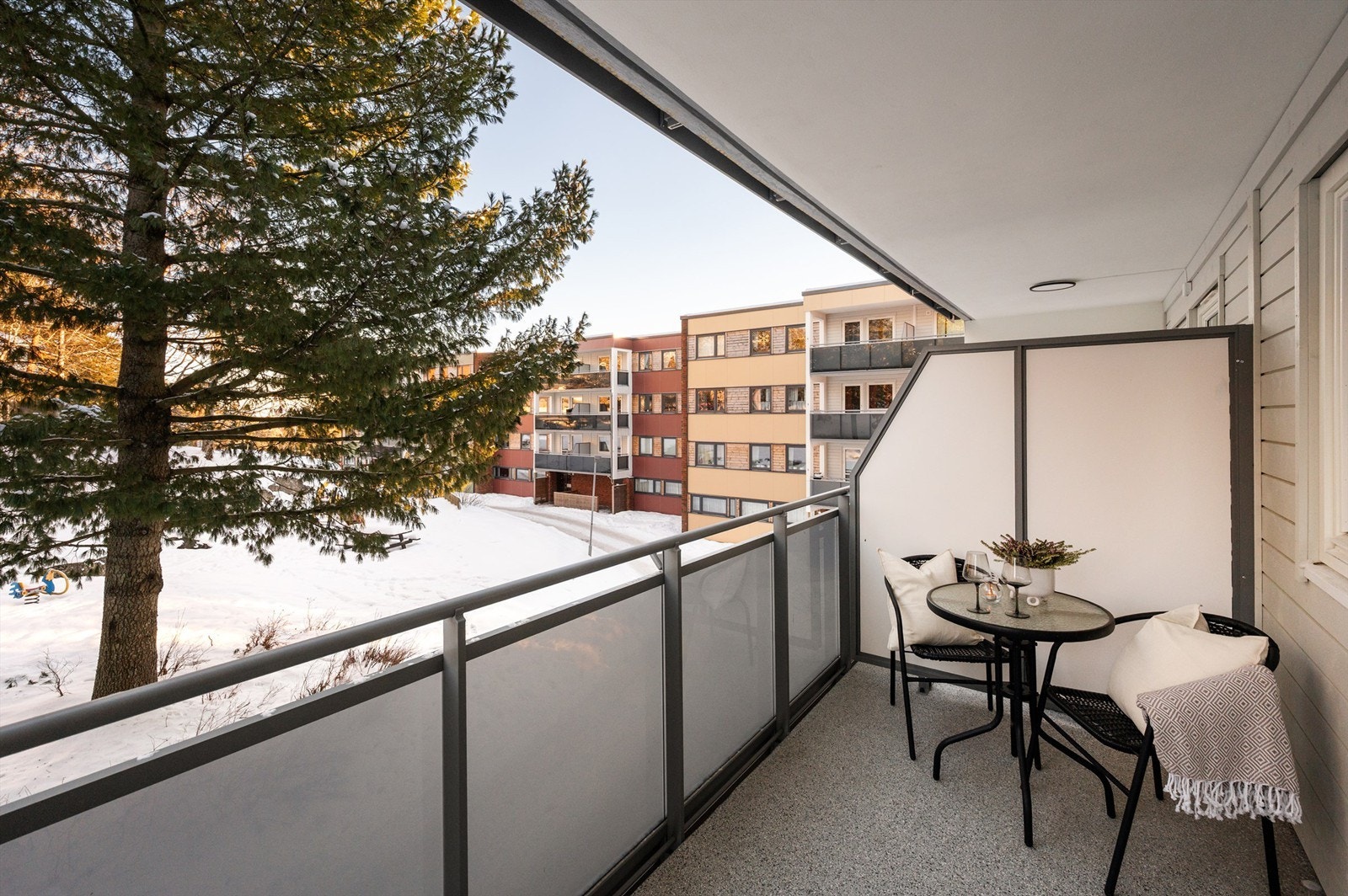 Den nordvestvendte balkongen på 6 m² vender mot et rolig, indre gårdstun. Galleribilde