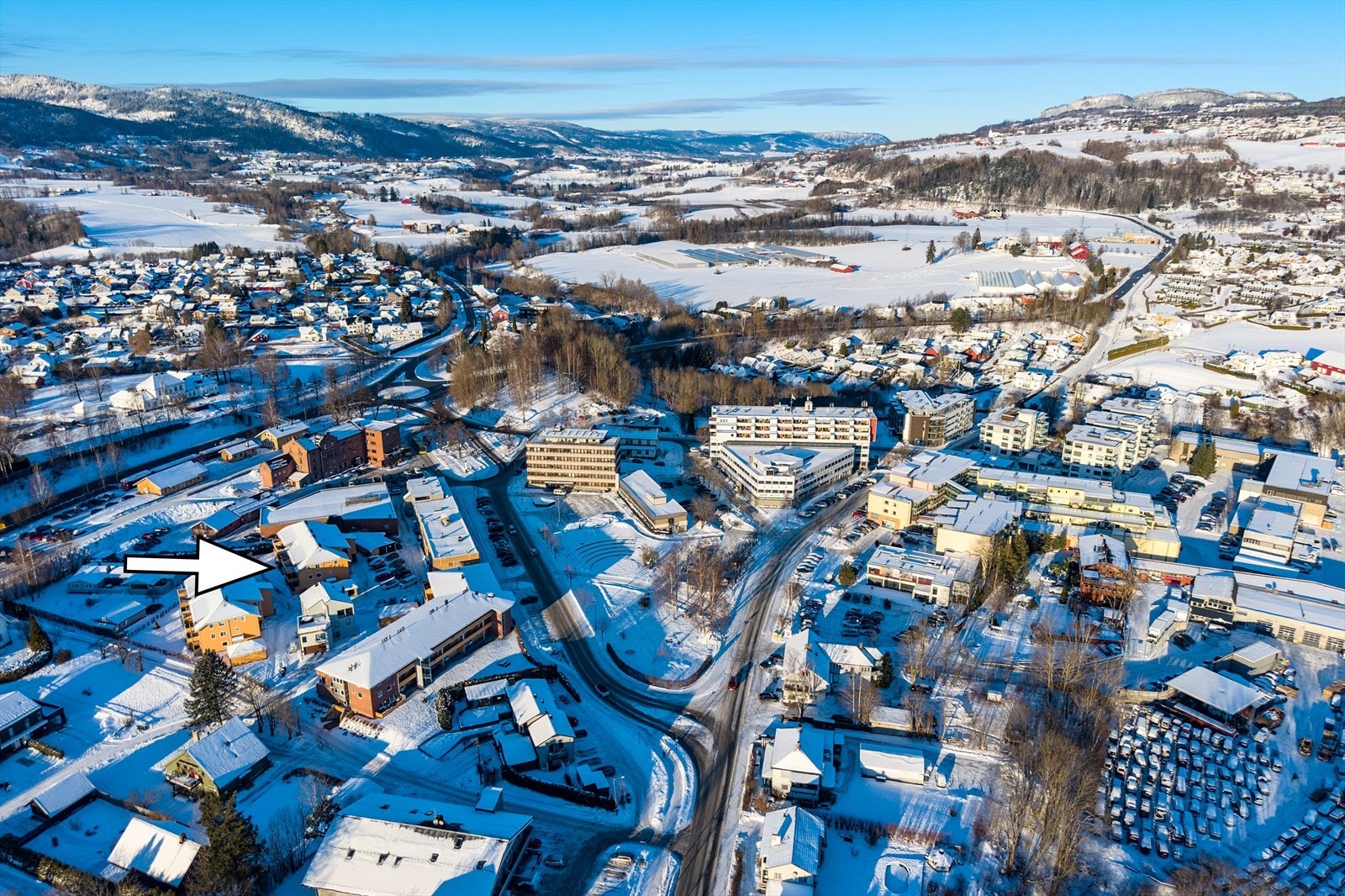 Sentral beliggenhet i Lierbyen med nærhet til "alt" du måtte trenge i hverdagen Galleribilde