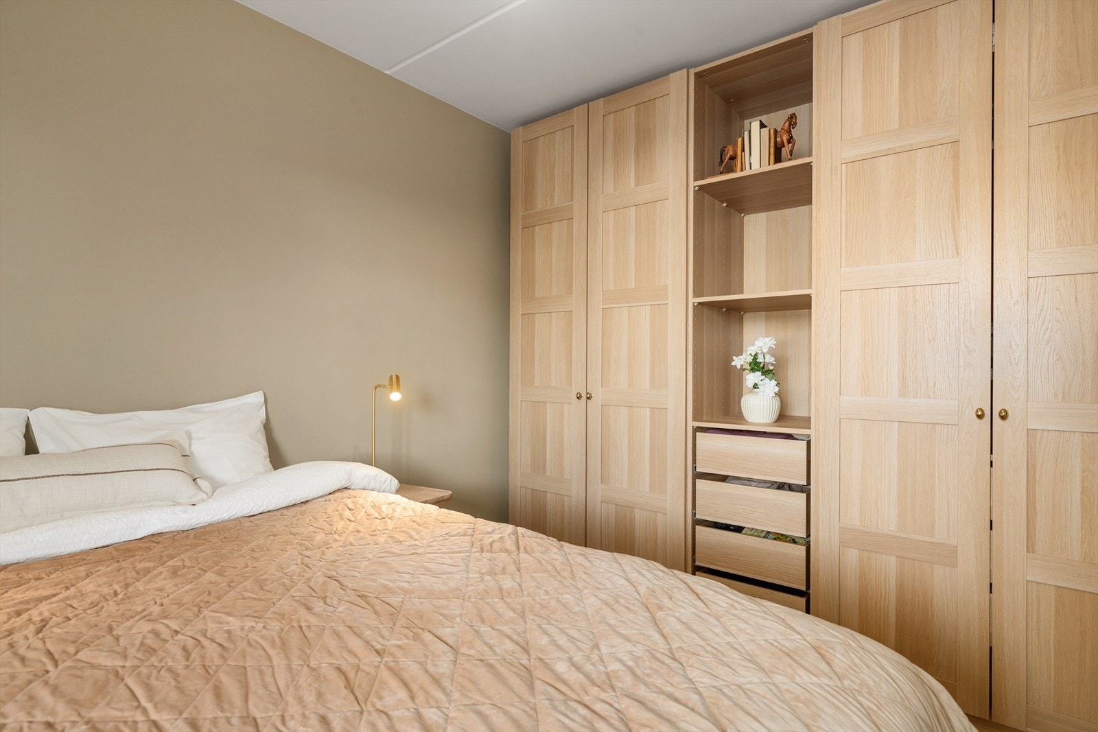 Det er god plass for garderobeskap Galleribilde