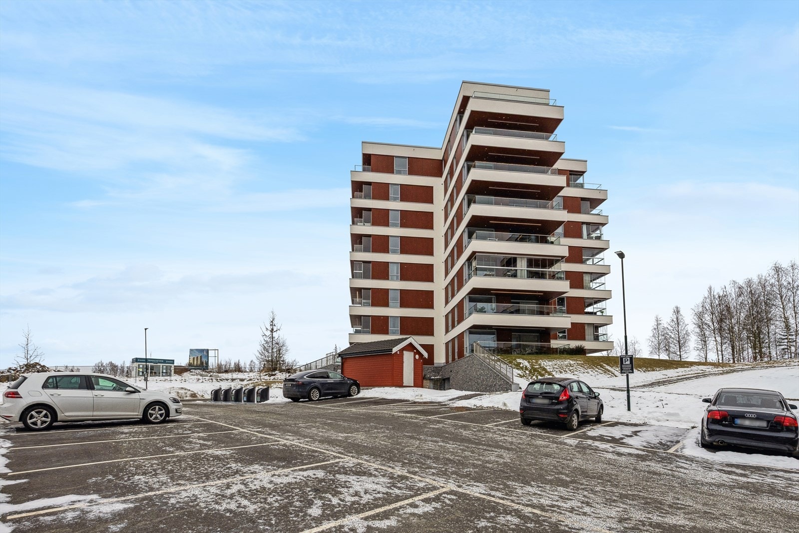 Sameiet har godt med parkeringsplasser. Galleribilde