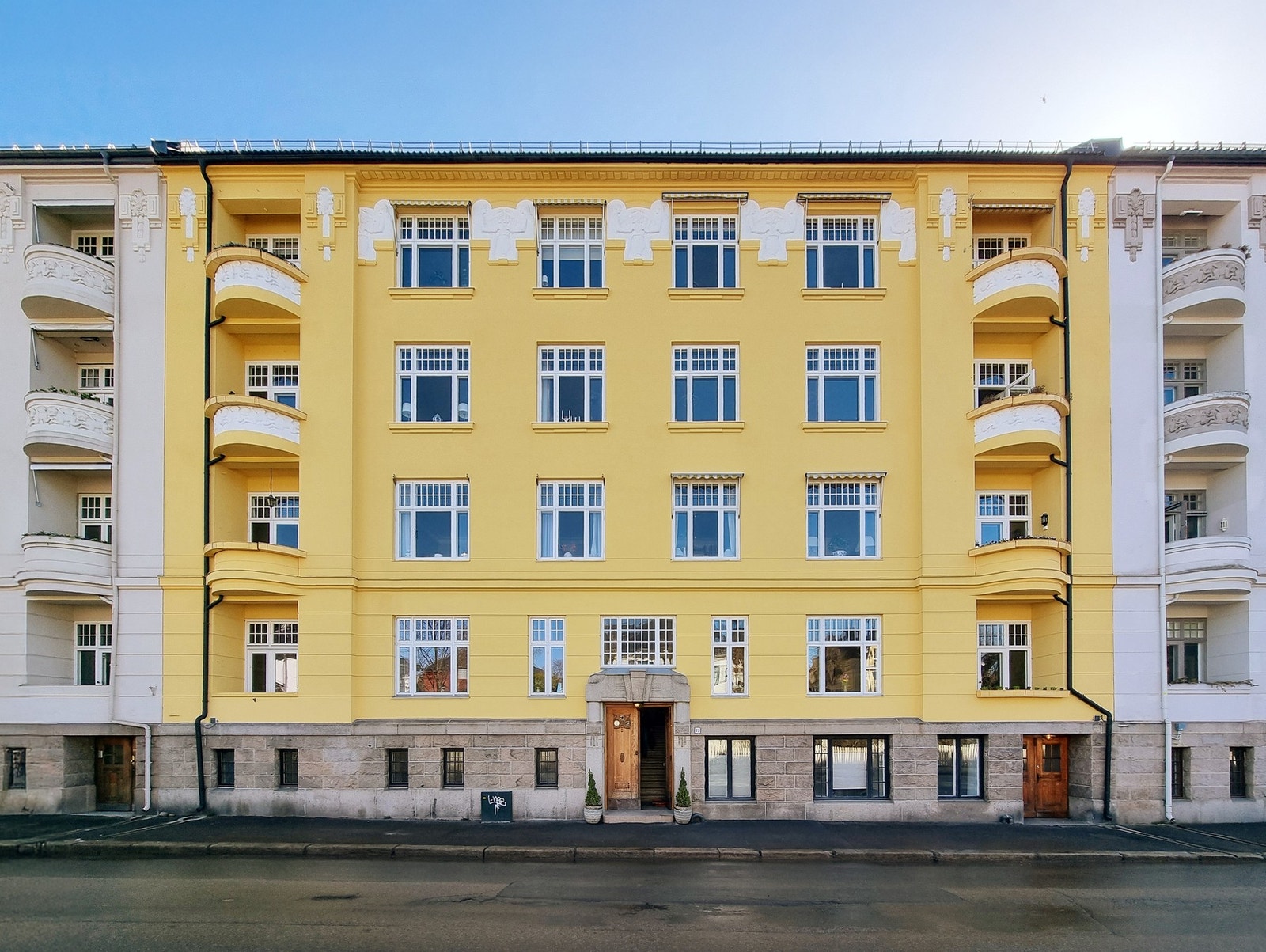 Super beliggehet med "alt" i umiddelbar nærhet Galleribilde