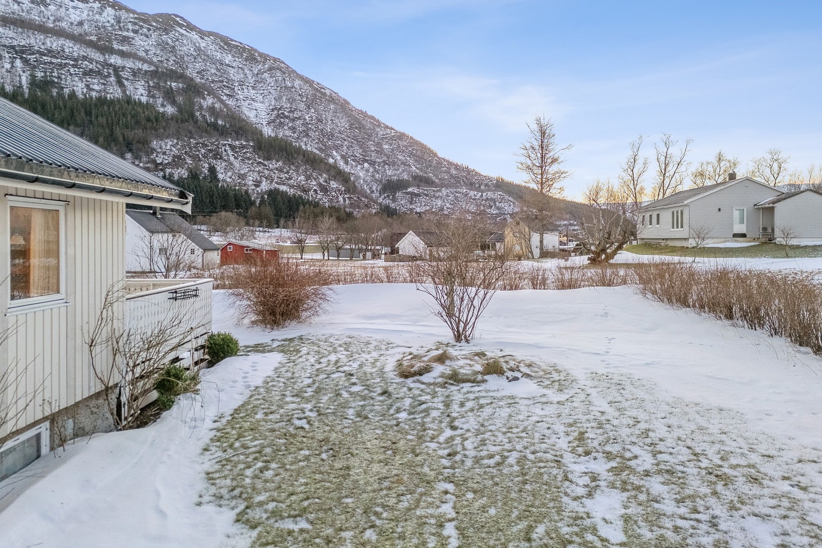 Boligen ligger i enden av gaten som gjør at her kan du finne roen Galleribilde